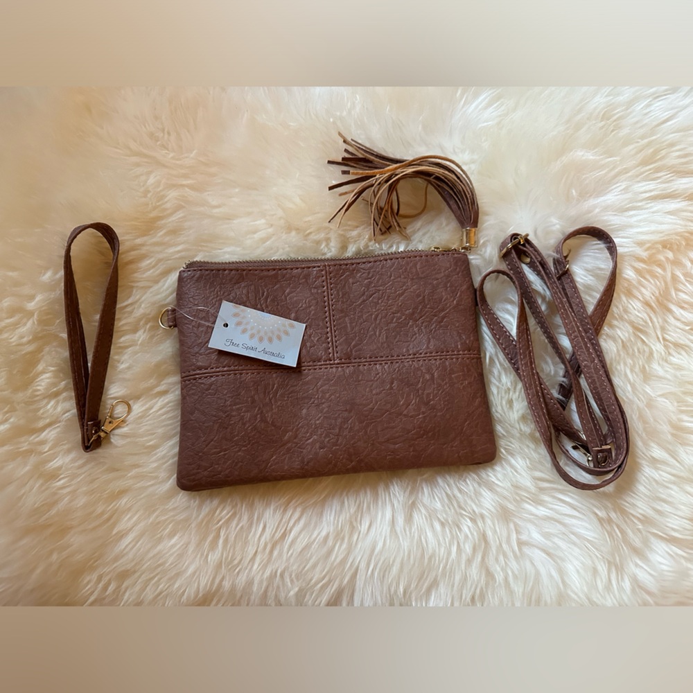 Convertible wristlet and cross body bag